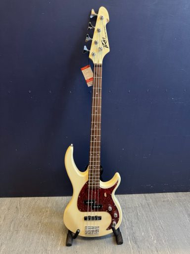 Peavey Milestone Bass- £261