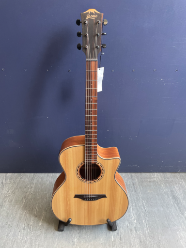 Bromo Tahoma BAT2CE Cutaway Guitar with solid mahogany top (Electro Acoustic) - £215
