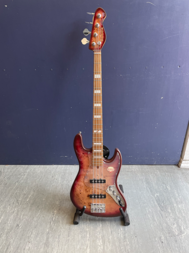 Mooer MBJ420 (Red Burst) - £209.93