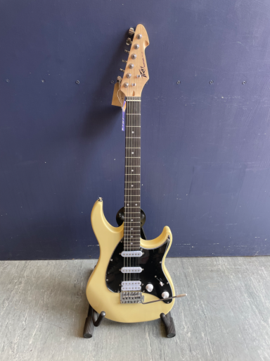 Peavey Raptor Plus (Ivory) - £214