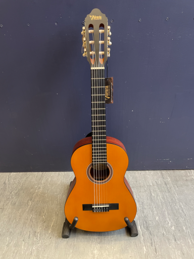 Valencia VC202 Guitar with Natural Spruce Top (1/2 Size) - £88.50
